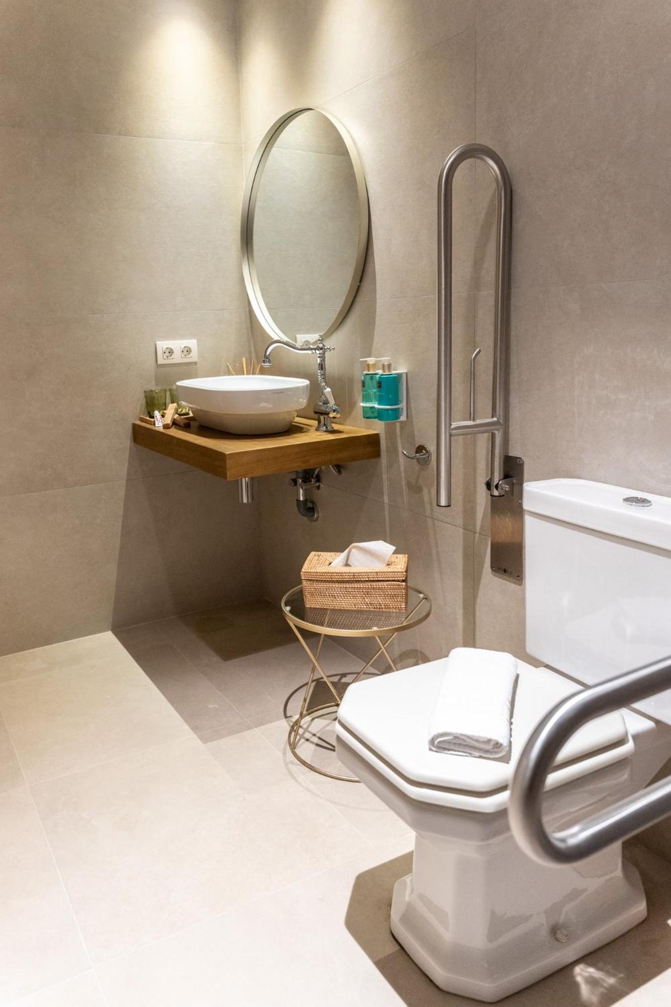 Avinyonet del Penedes Hotel Font De La Canya מראה חיצוני תמונה